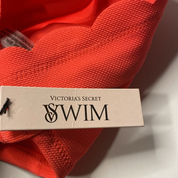 Victoria’s Secrets peach swim top size XL - Picture 5 of 5
